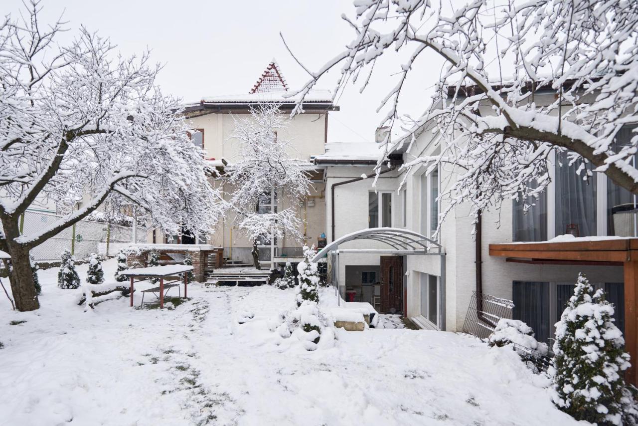 Квартира Для Вас! Вул. Голинського, 8! Apartman Lviv Kültér fotó