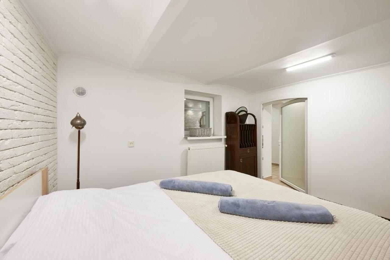 Квартира Для Вас! Вул. Голинського, 8! Apartman Lviv Kültér fotó