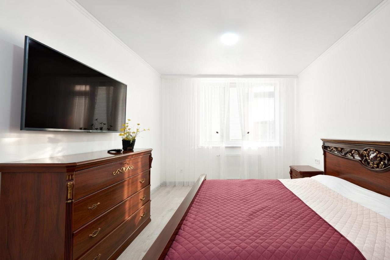 Квартира Для Вас! Вул. Голинського, 8! Apartman Lviv Kültér fotó