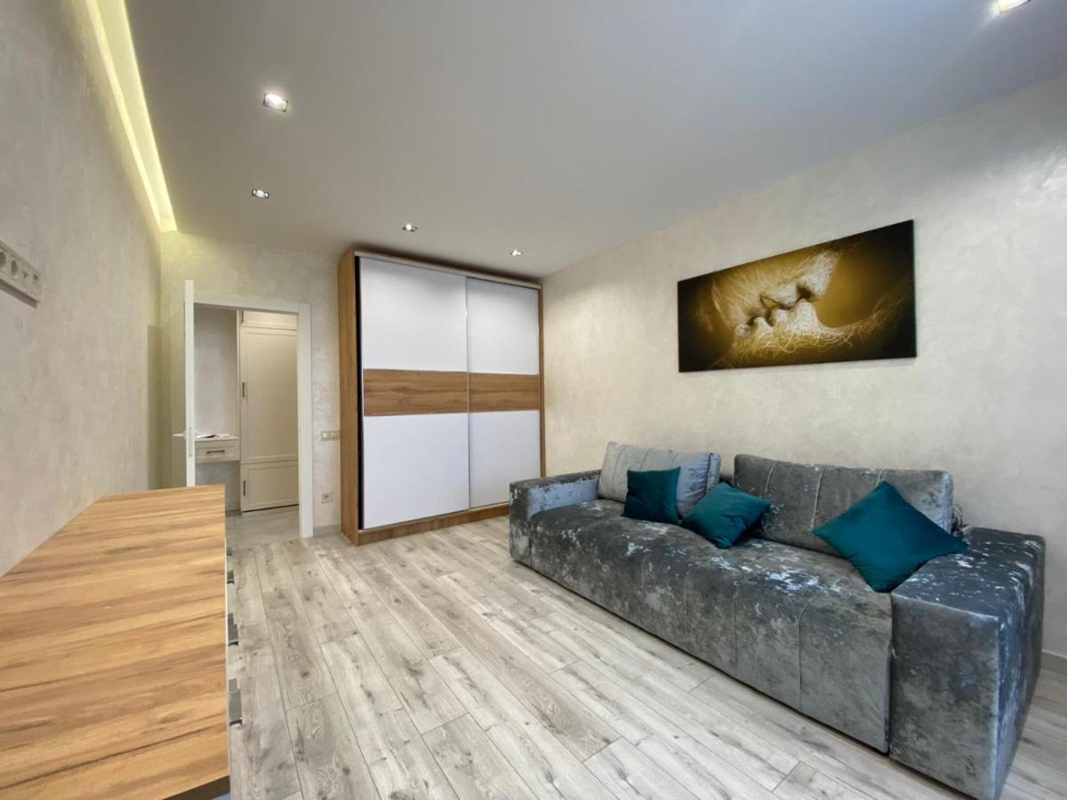 Квартира Для Вас! Вул. Голинського, 8! Apartman Lviv Kültér fotó