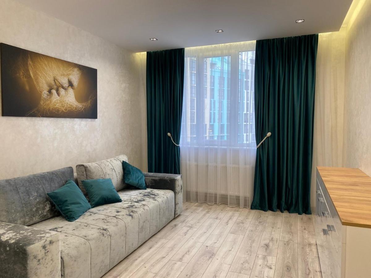 Квартира Для Вас! Вул. Голинського, 8! Apartman Lviv Kültér fotó