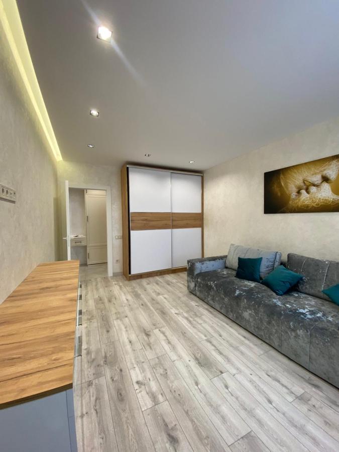 Квартира Для Вас! Вул. Голинського, 8! Apartman Lviv Kültér fotó