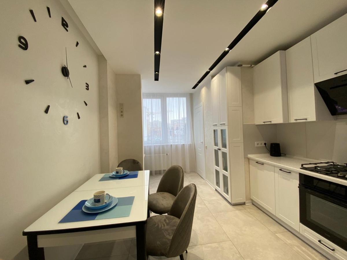 Квартира Для Вас! Вул. Голинського, 8! Apartman Lviv Kültér fotó
