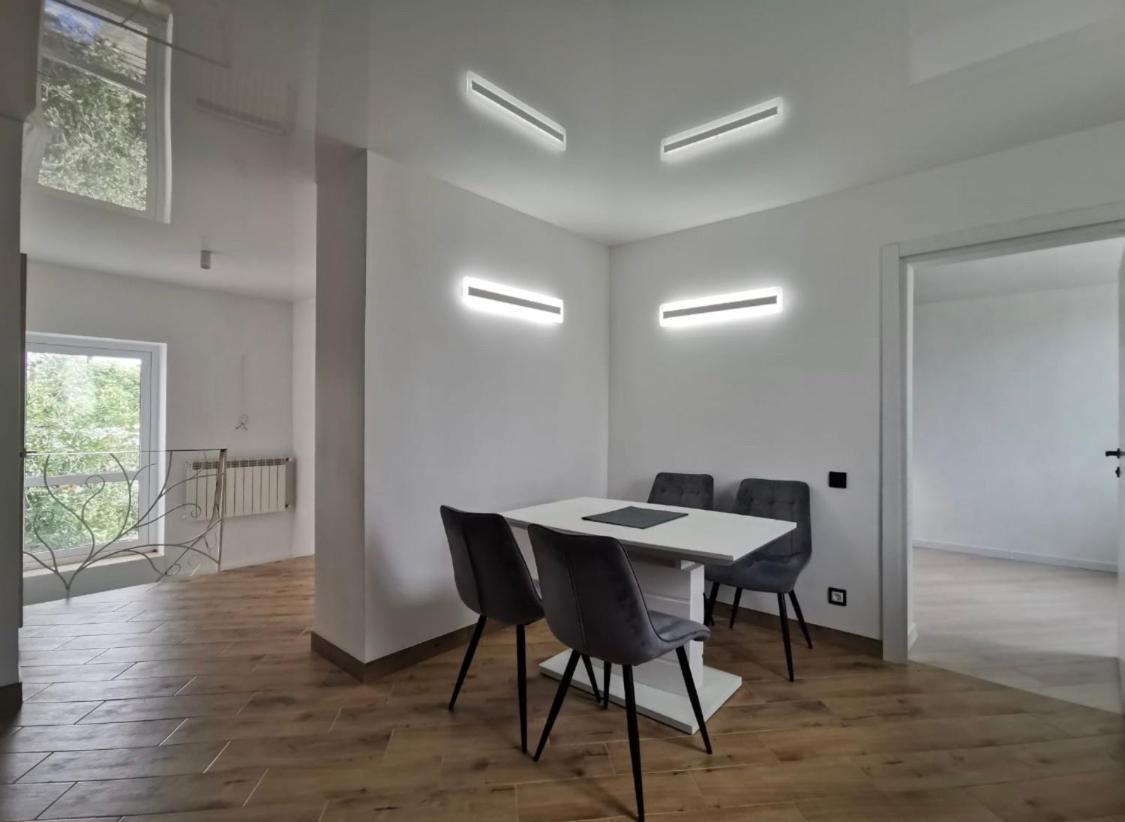 Квартира Для Вас! Вул. Голинського, 8! Apartman Lviv Kültér fotó