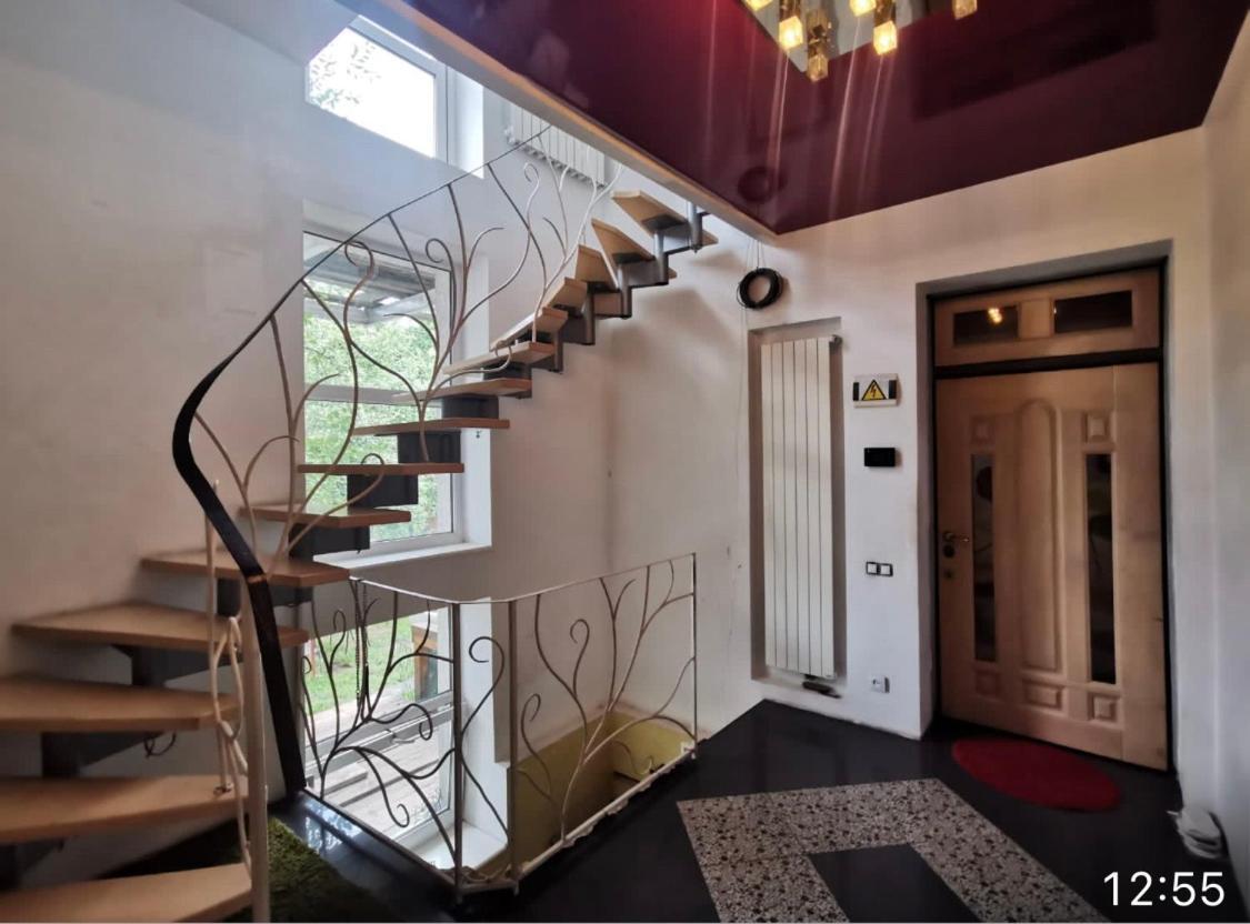 Квартира Для Вас! Вул. Голинського, 8! Apartman Lviv Kültér fotó